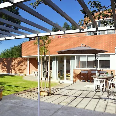 Eldeia A Wonderful 4 Bedroom A Short Stroll To The Beach Pensionat *